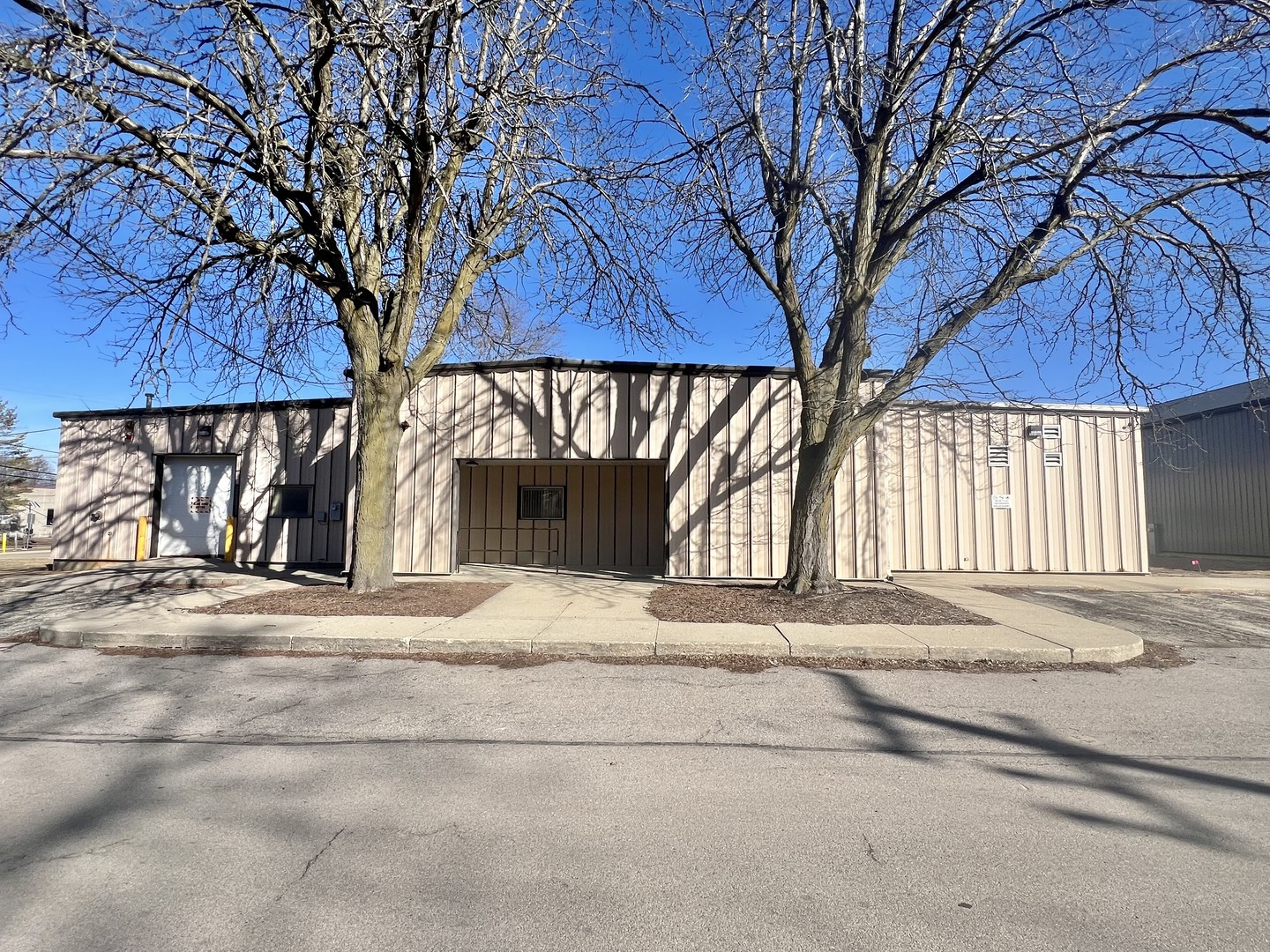 520 N Maple Street Property Photo