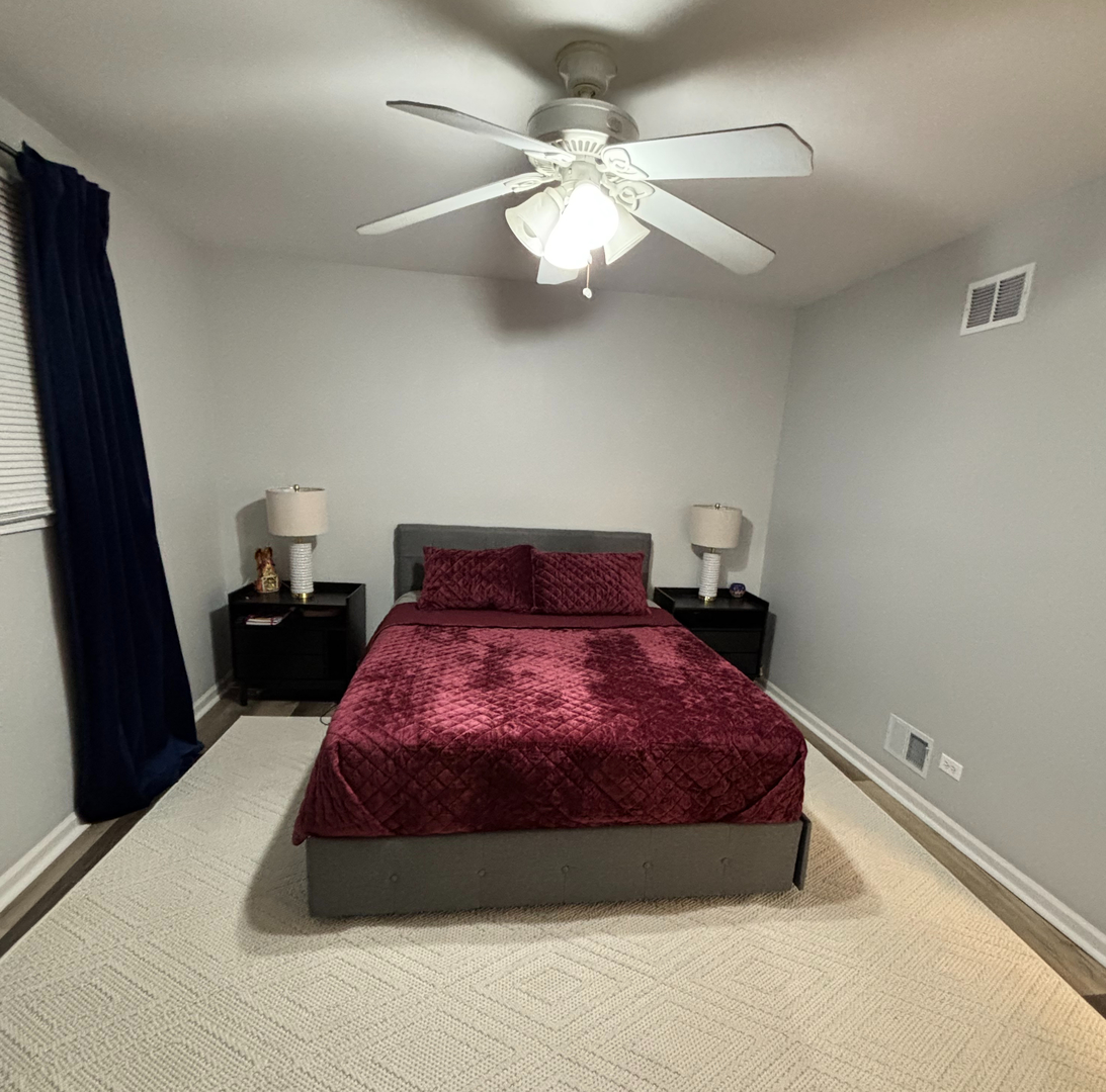 5247 S Neva Avenue Property Photo 6