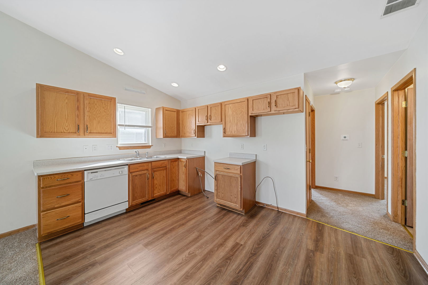 257 Ellen Street Property Photo 4