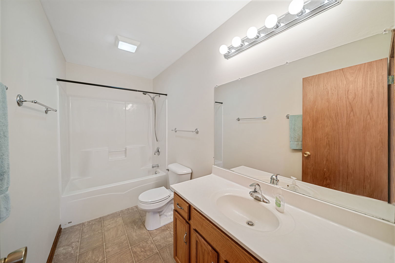 257 Ellen Street Property Photo 6