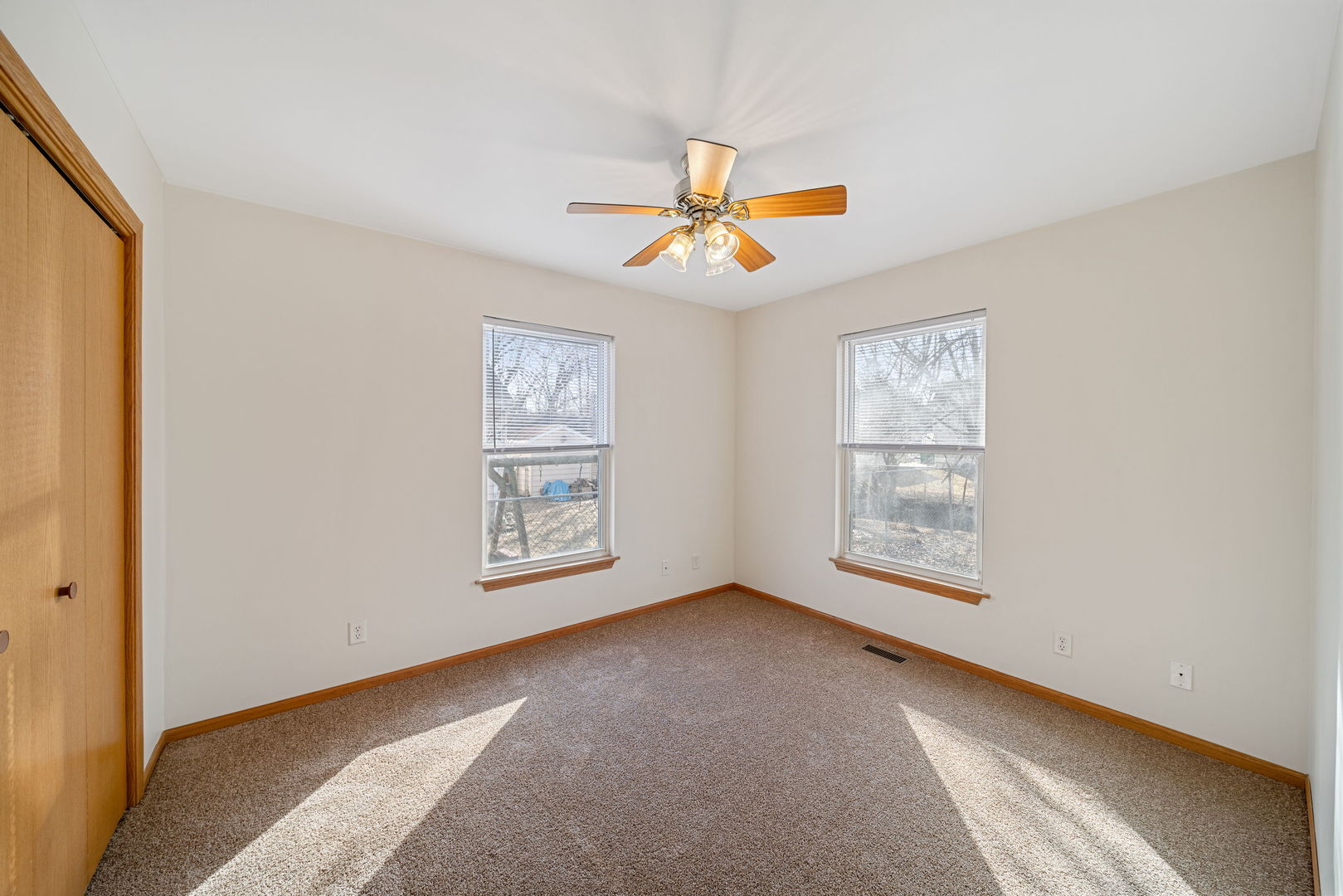 257 Ellen Street Property Photo 8