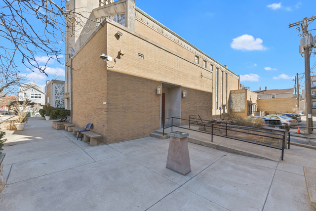 1315 W Ohio Street Property Photo 4