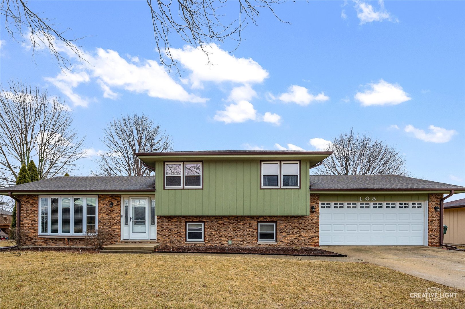 105 N Menominee Drive Property Photo 1