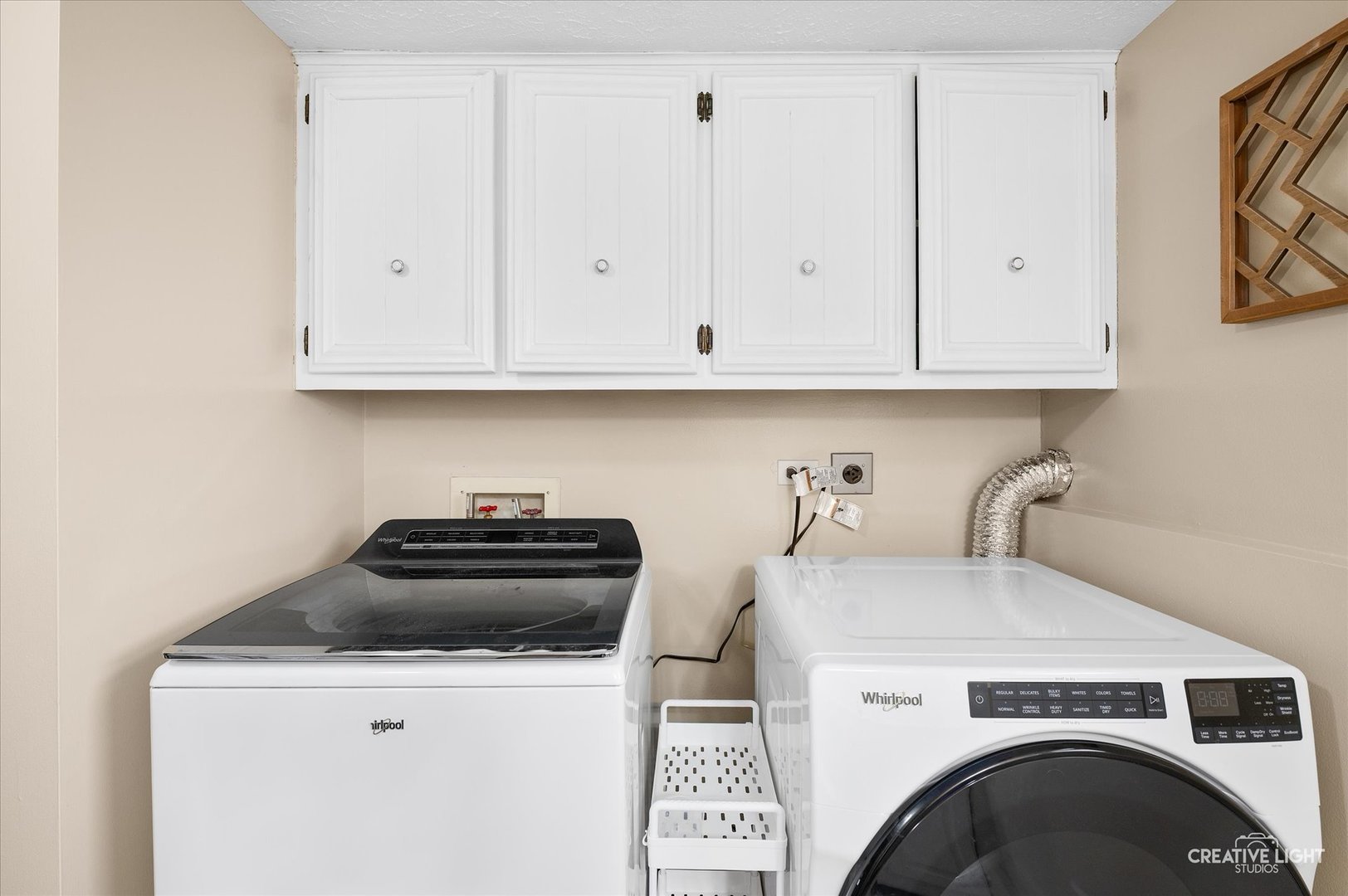 105 N Menominee Drive Property Photo 12