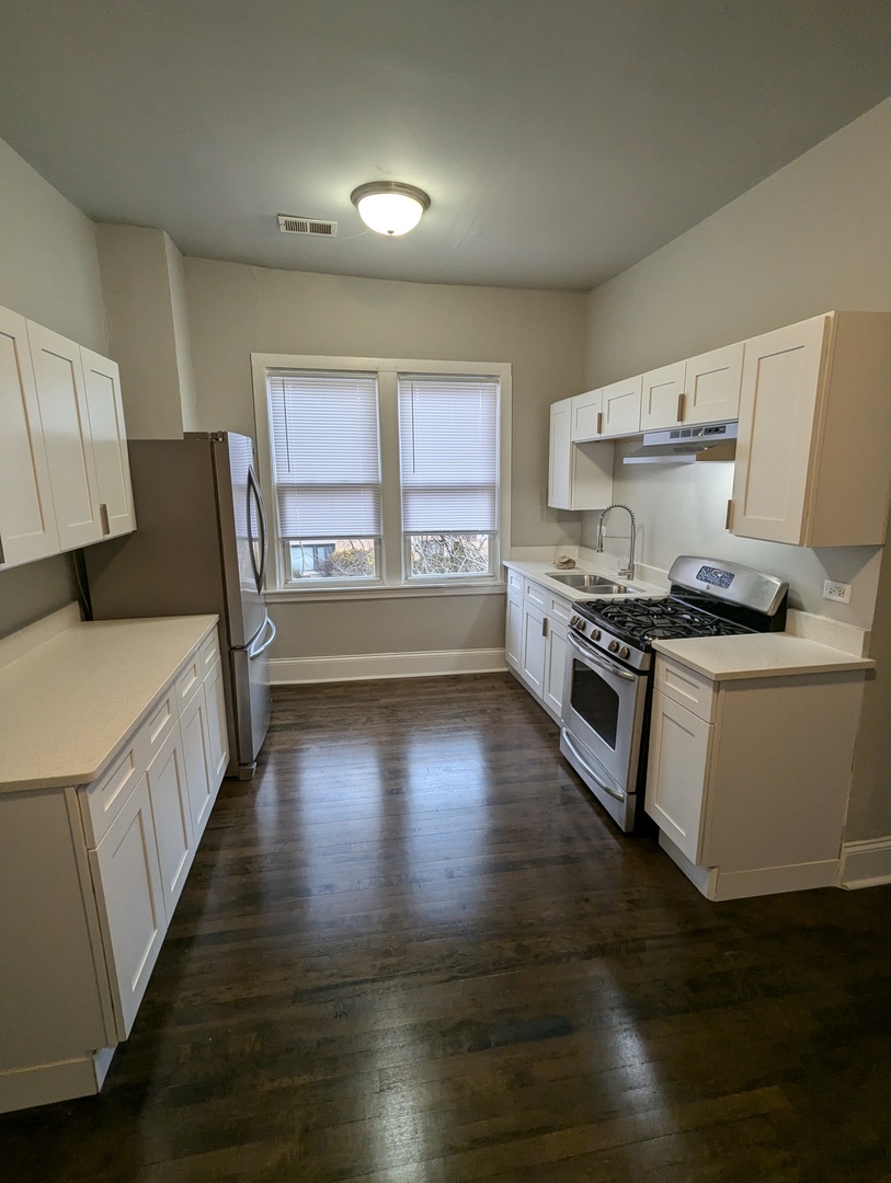 8344 S Brandon Avenue Property Photo 4