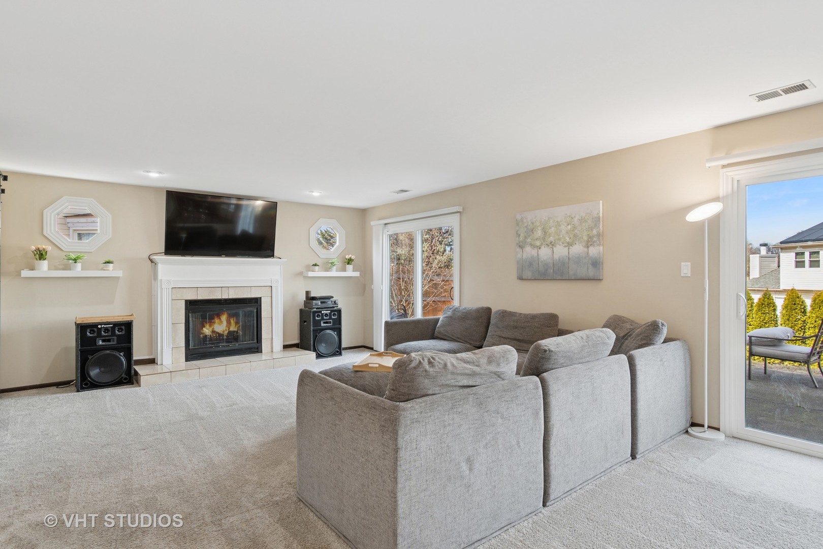 560 Whitehall Way Property Photo 8