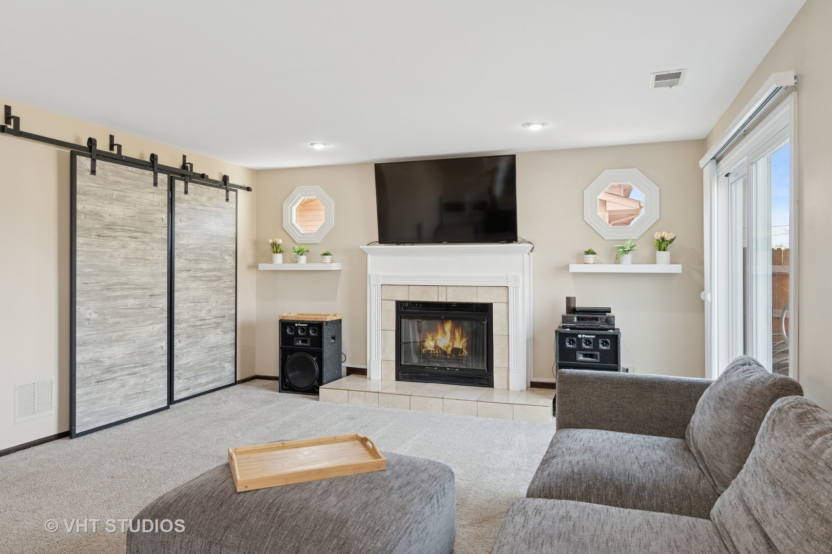 560 Whitehall Way Property Photo 10