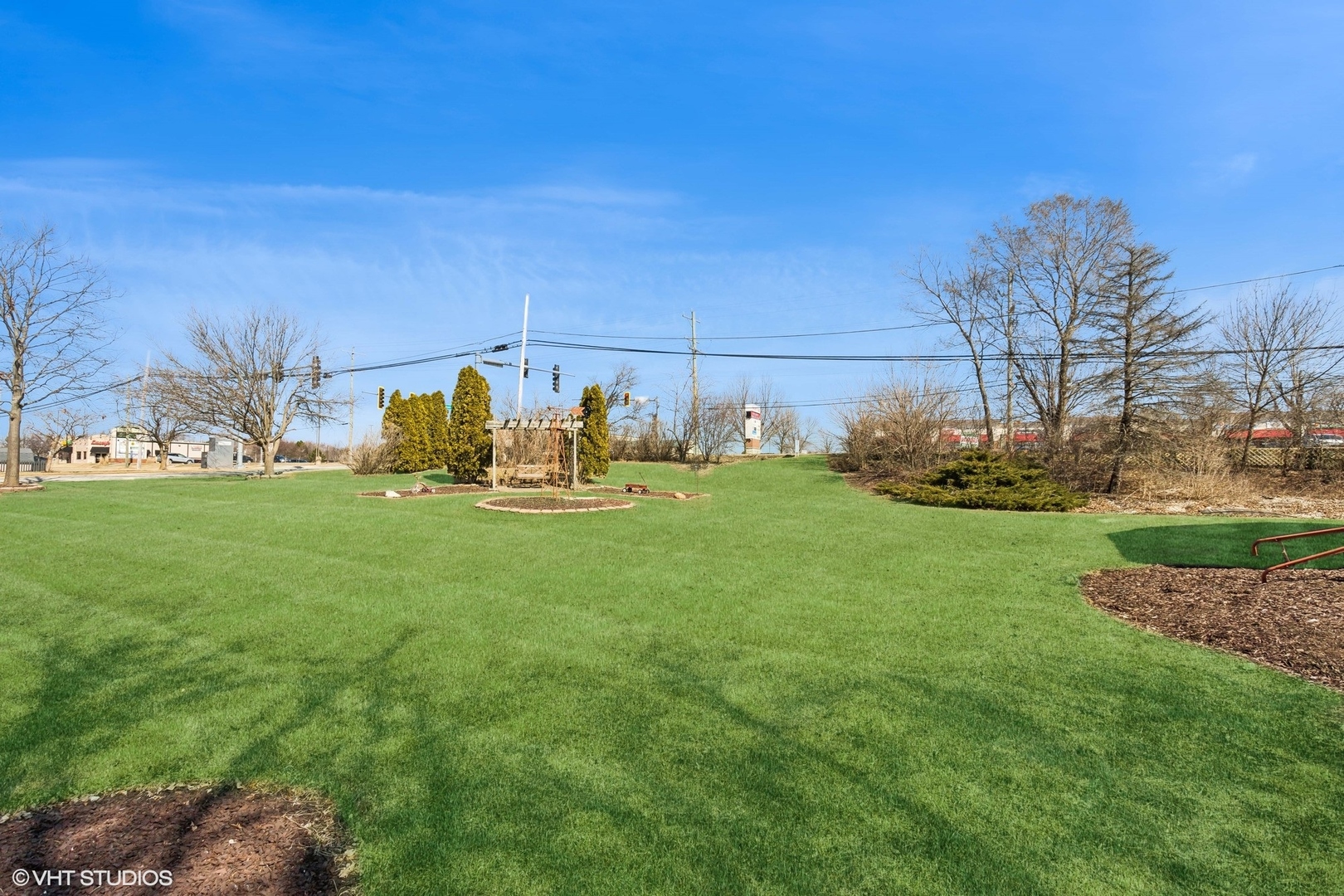 1015 Oak Drive Property Photo 3