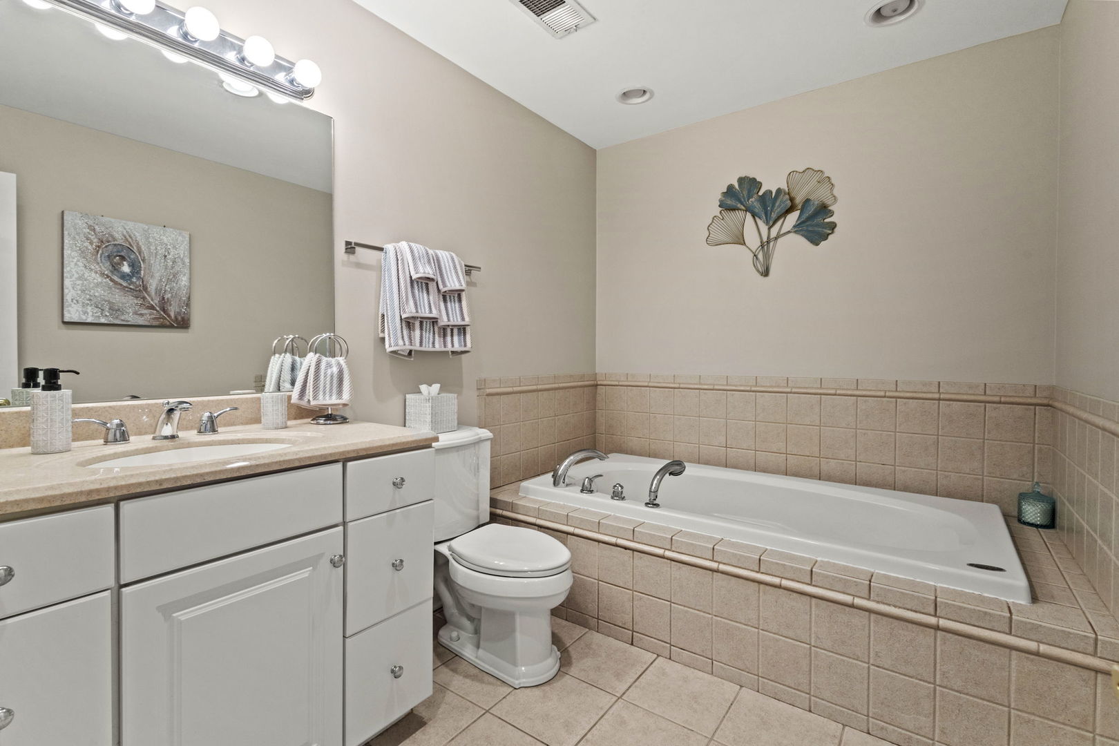 3542 N Overhill Avenue Property Photo 14