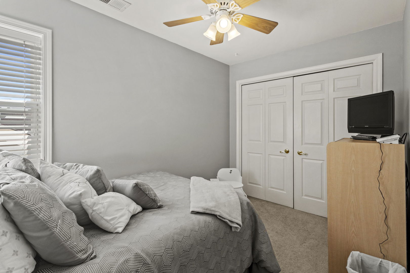 3542 N Overhill Avenue Property Photo 17