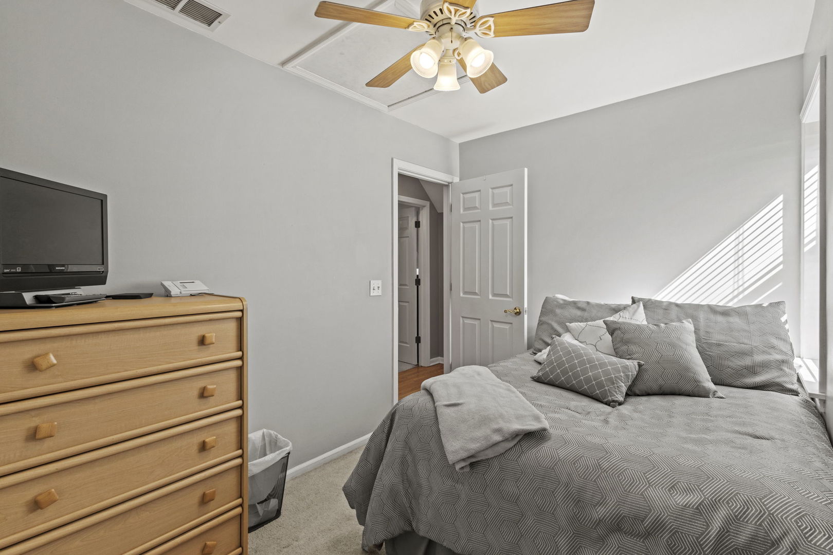 3542 N Overhill Avenue Property Photo 18