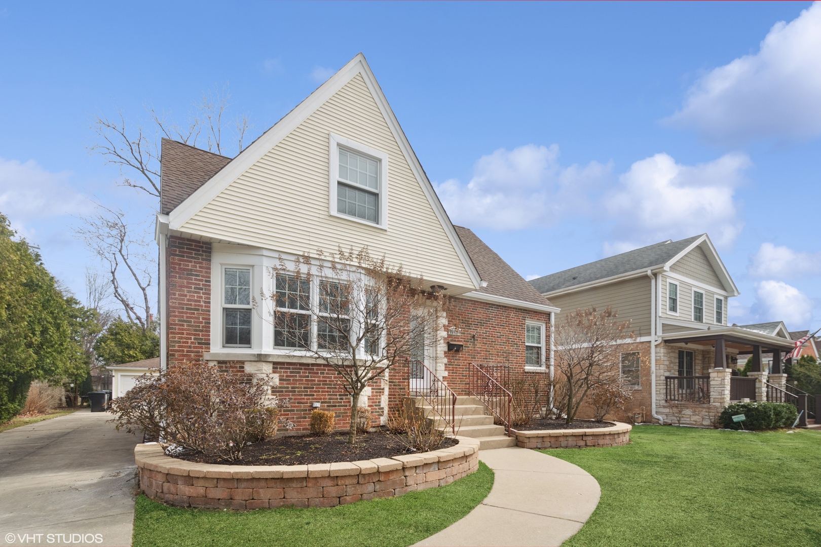 7043 N Hiawatha Avenue Property Photo