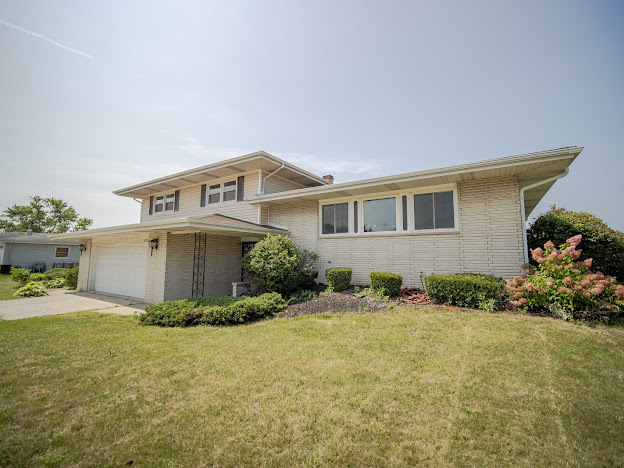 19338 Oakwood Avenue Property Photo