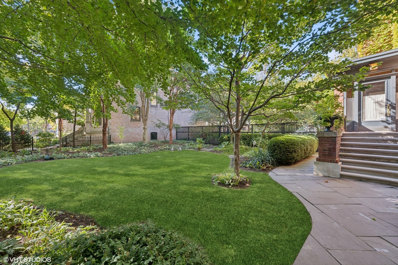 4612 N Magnolia Avenue Property Photo 4