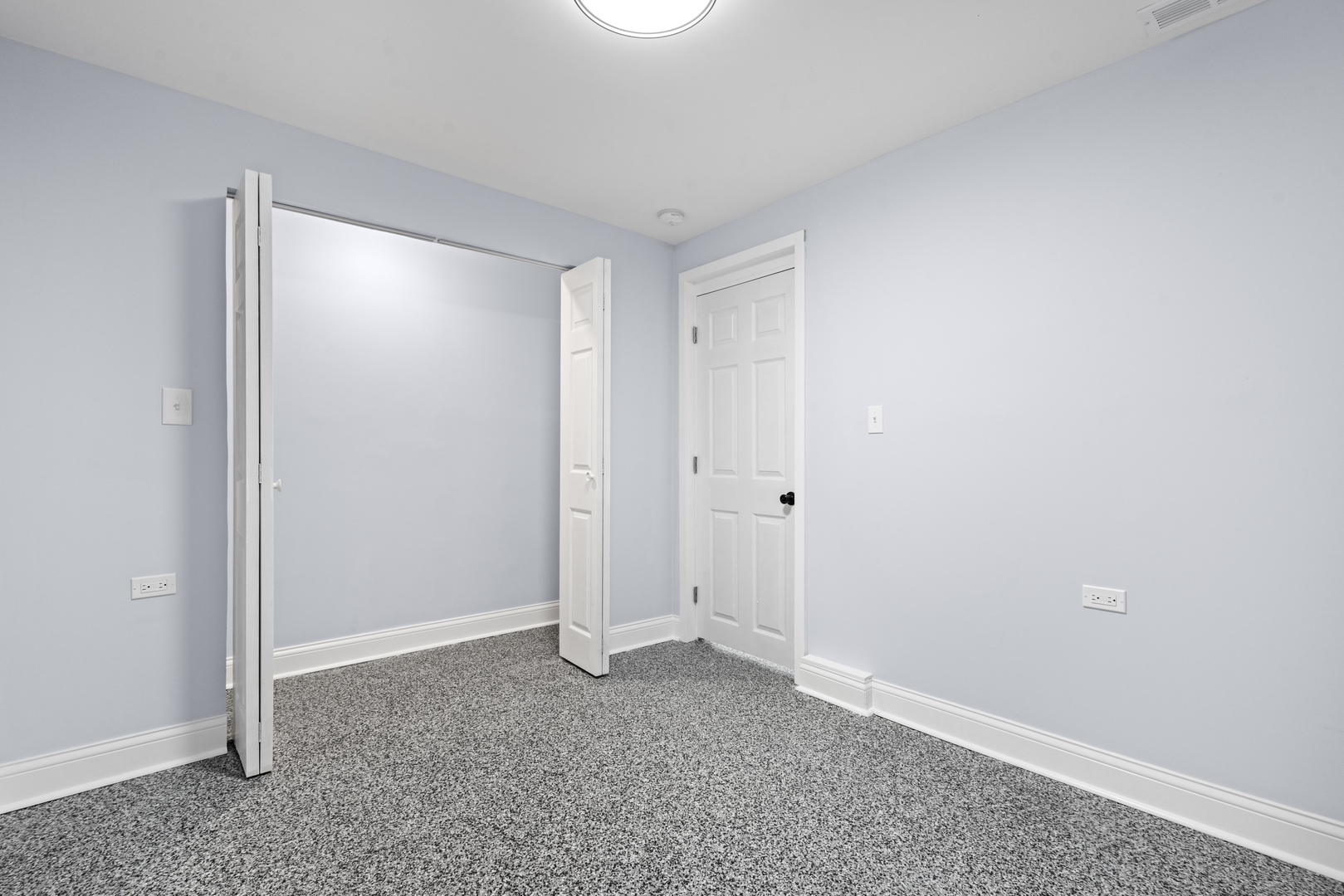 2120 S 47th Avenue Property Photo 28