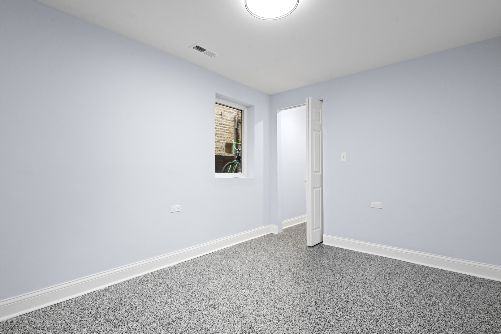 2120 S 47th Avenue Property Photo 30