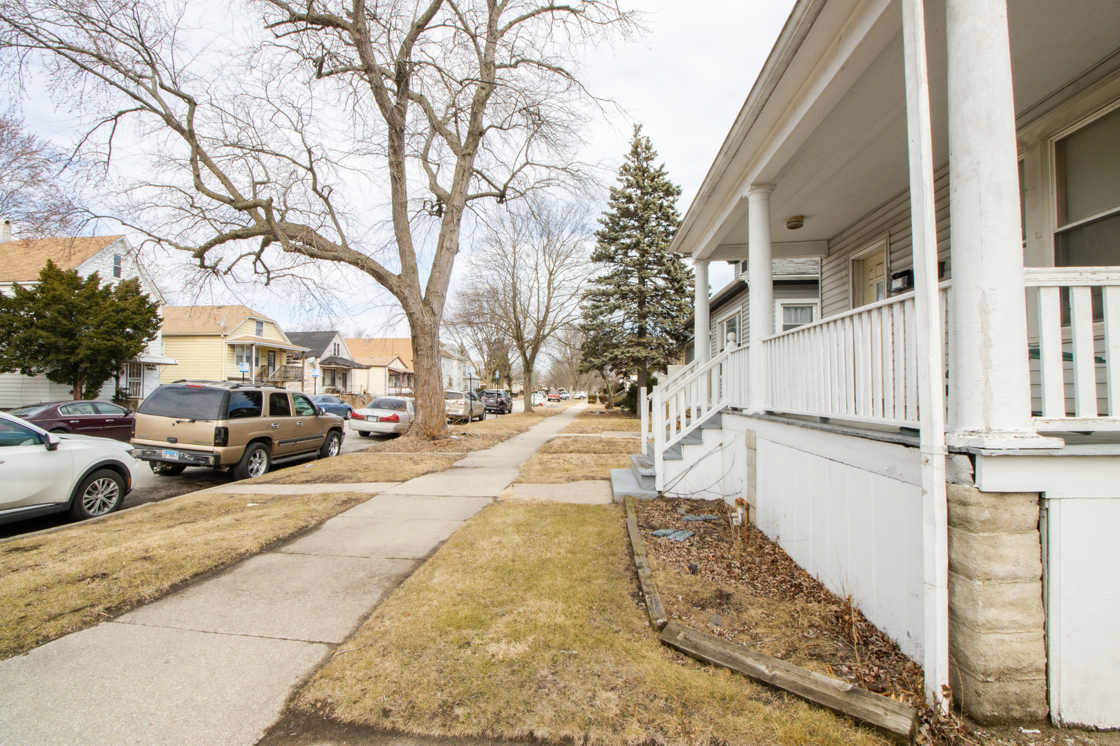 8645 S Essex Avenue Property Photo 2