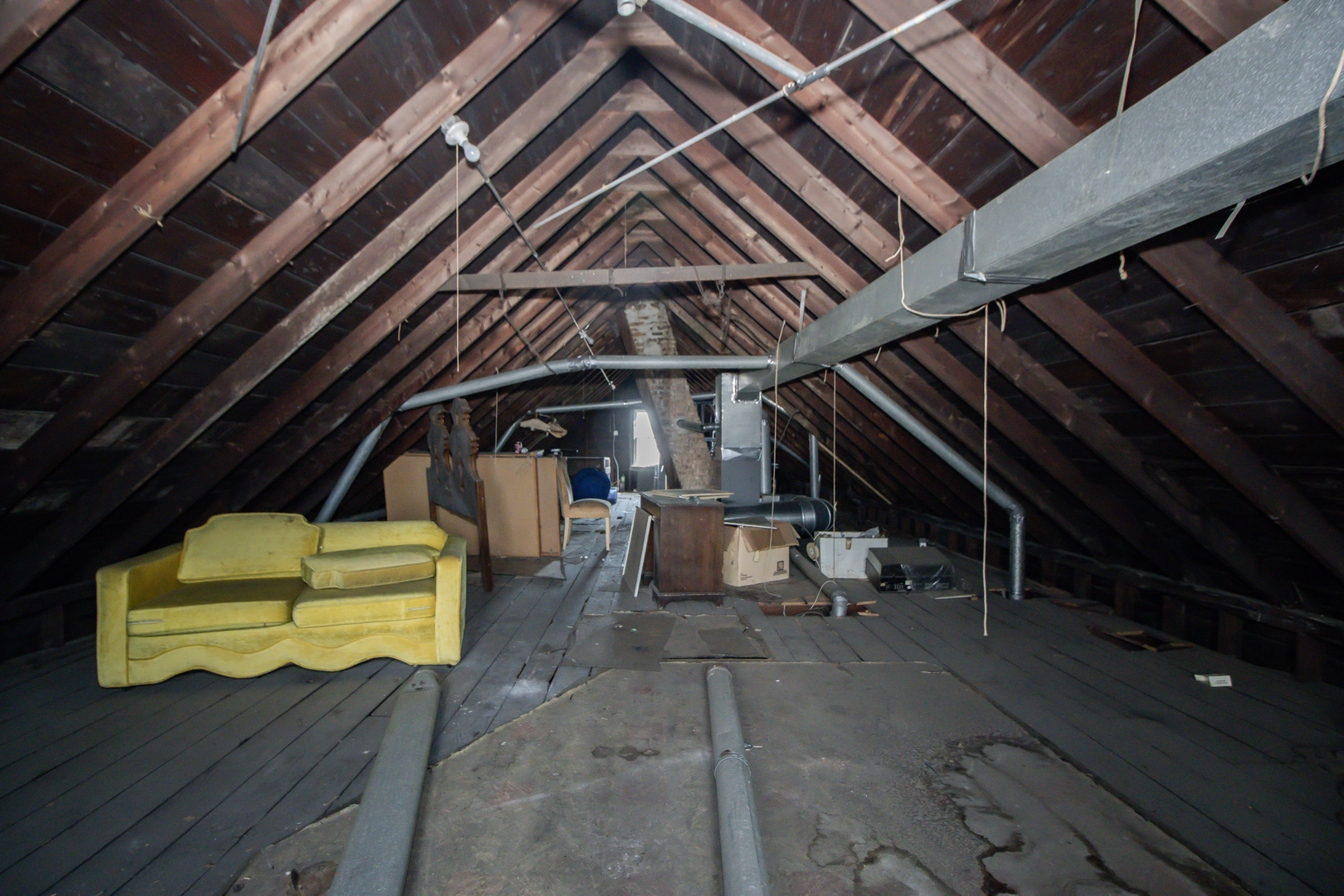 8645 S Essex Avenue Property Photo 6