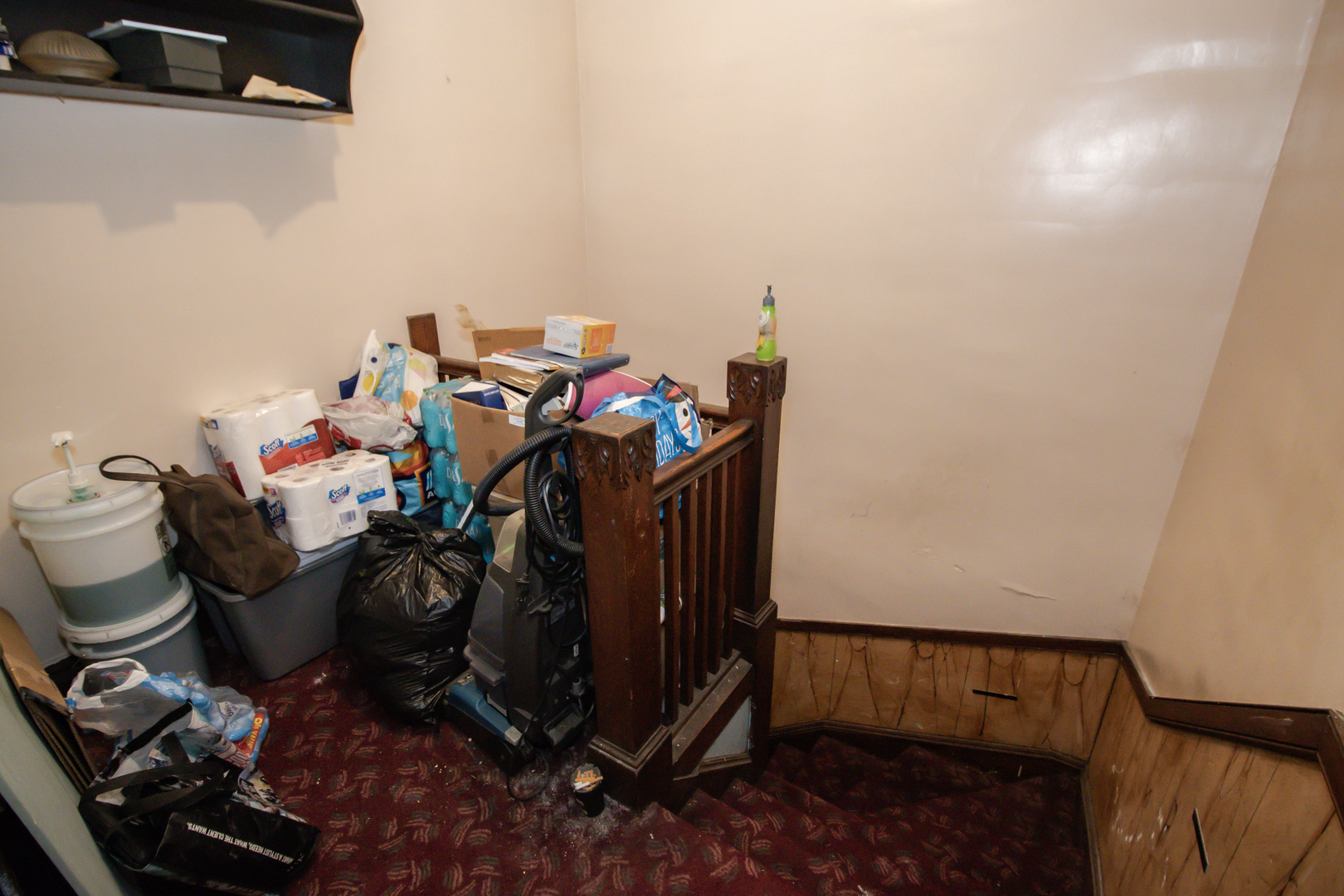 8645 S Essex Avenue Property Photo 7