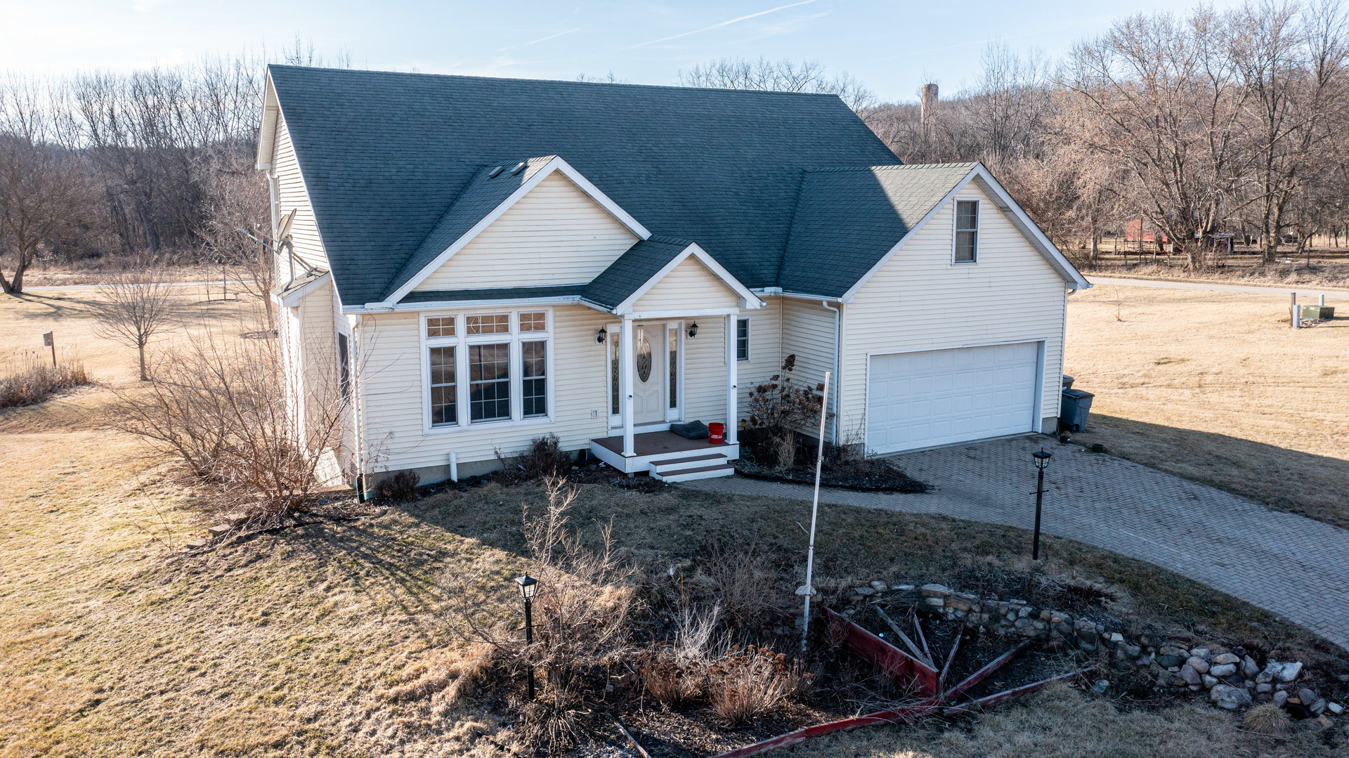 22590 1075 North Avenue Property Photo