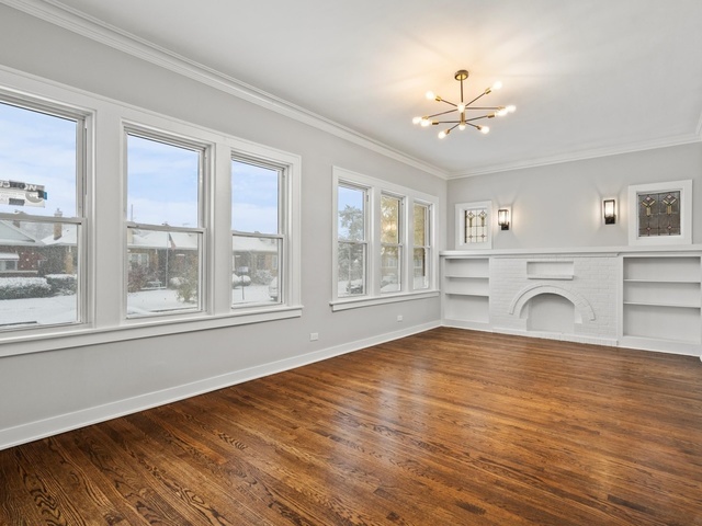 5149 W George Street Property Photo 2