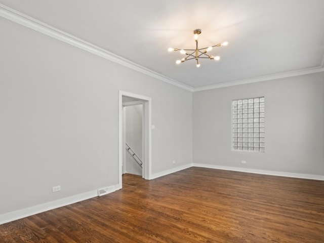 5149 W George Street Property Photo 3