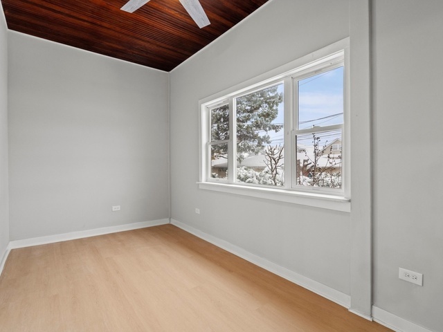5149 W George Street Property Photo 7