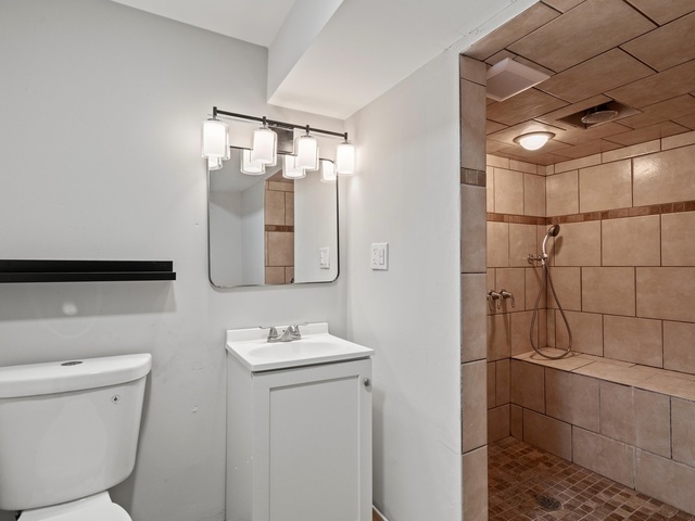 5149 W George Street Property Photo 21