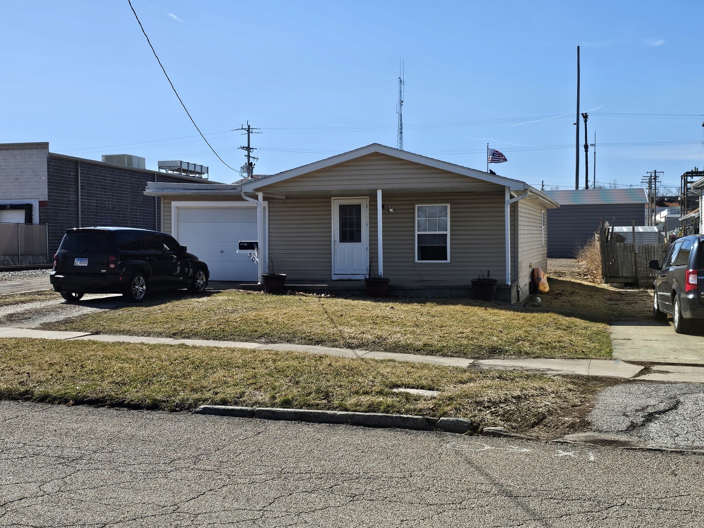 301 N Madison Street Property Photo