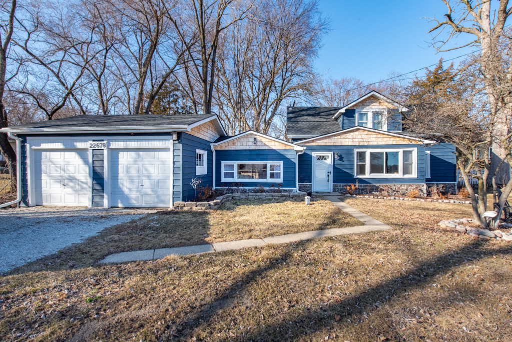 22678 W Silver Lake Avenue Property Photo