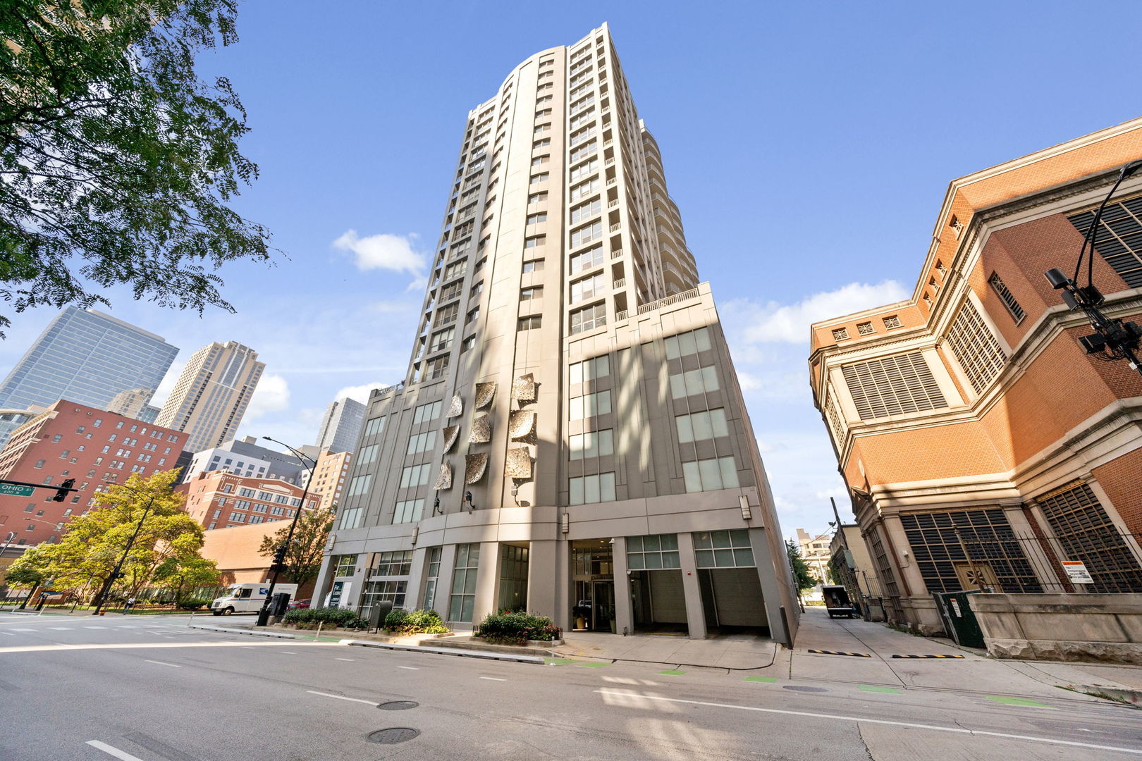 600 N Dearborn Street 1011 Property Photo 1