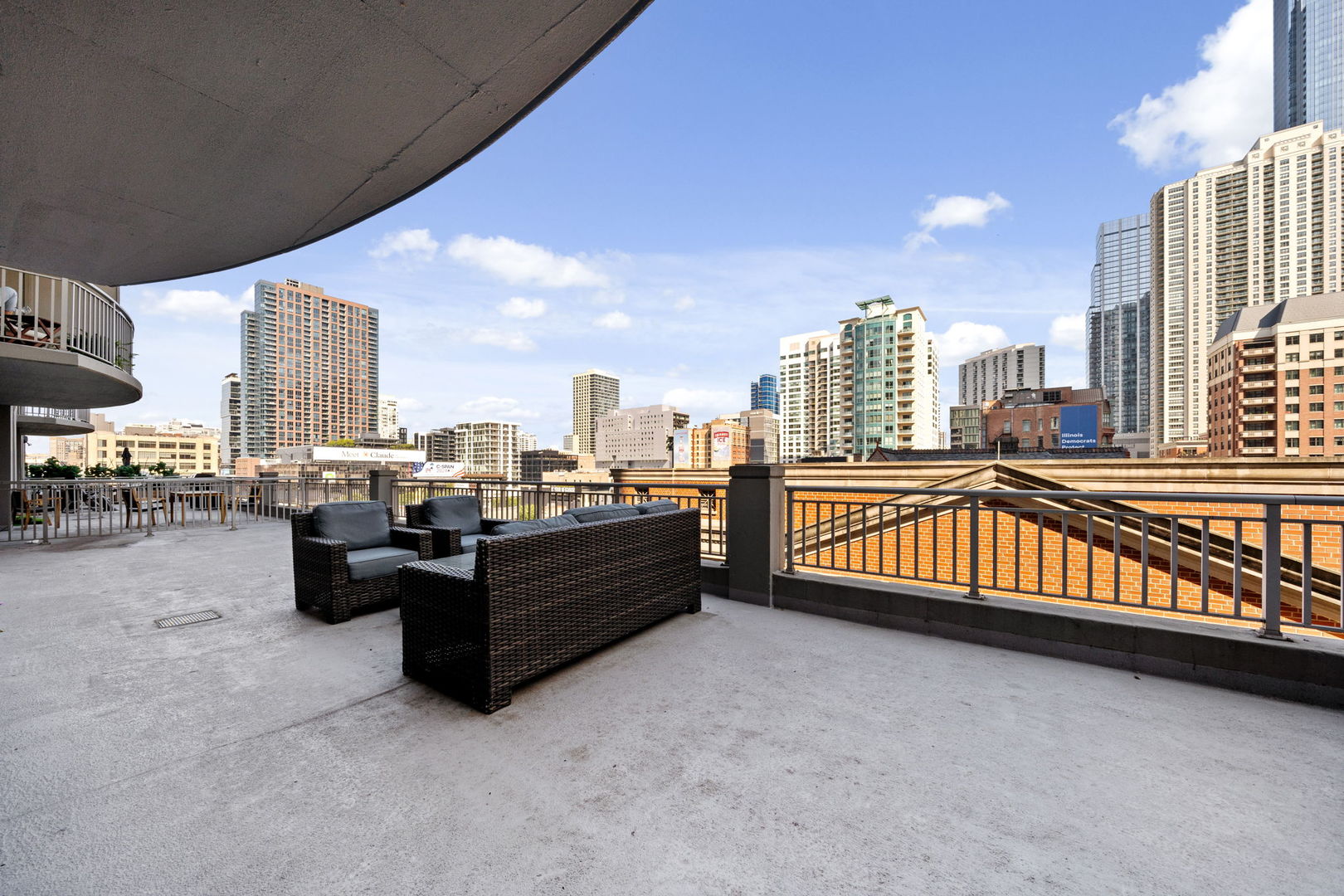 600 N Dearborn Street 1011 Property Photo 25