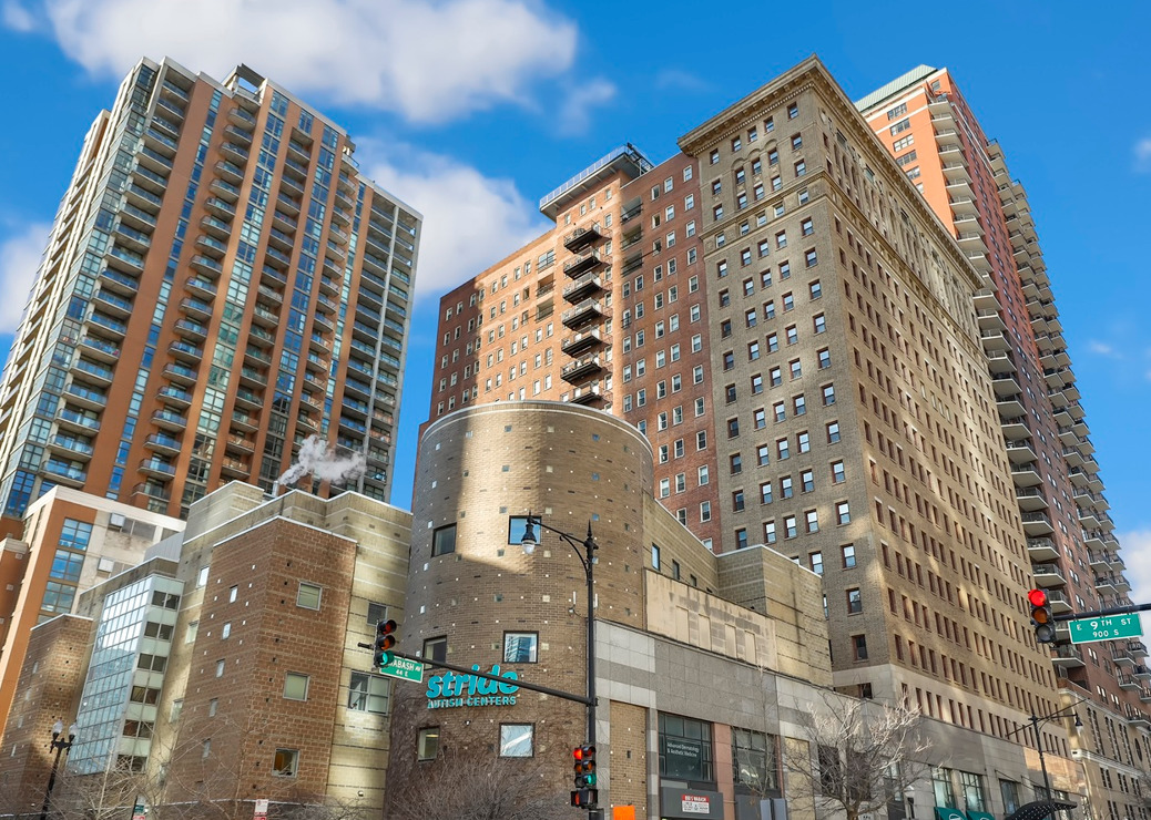 40 E 9th Street 609