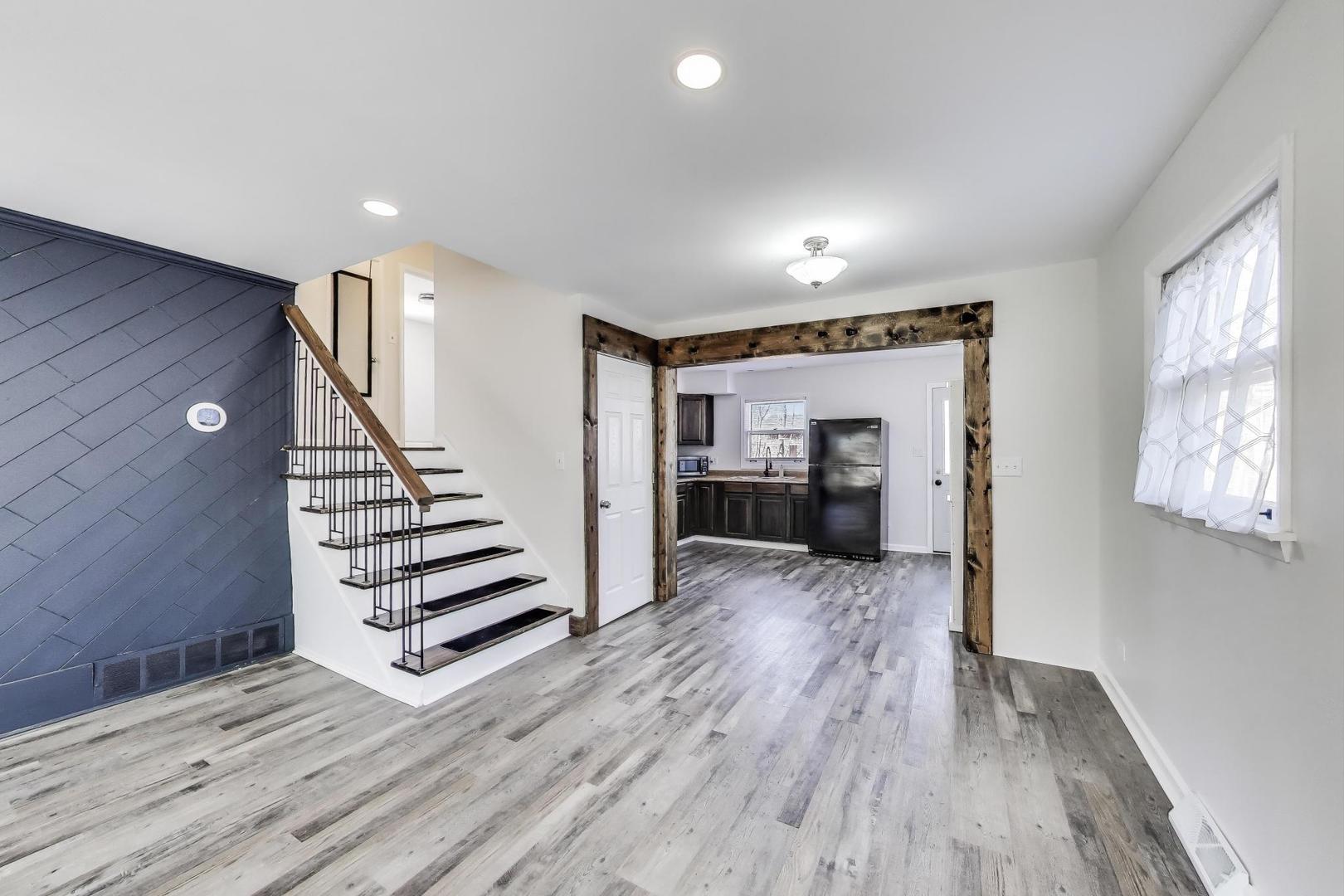 1028 Hahn Place Property Photo 4