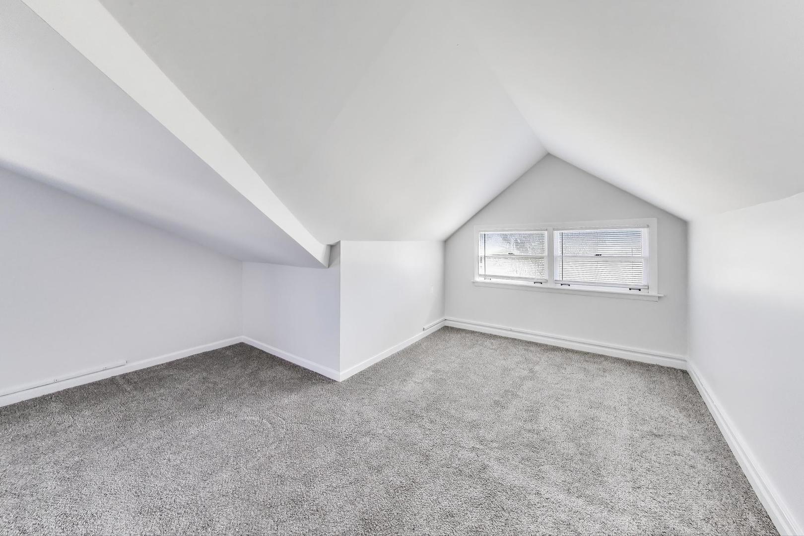 1028 Hahn Place Property Photo 15