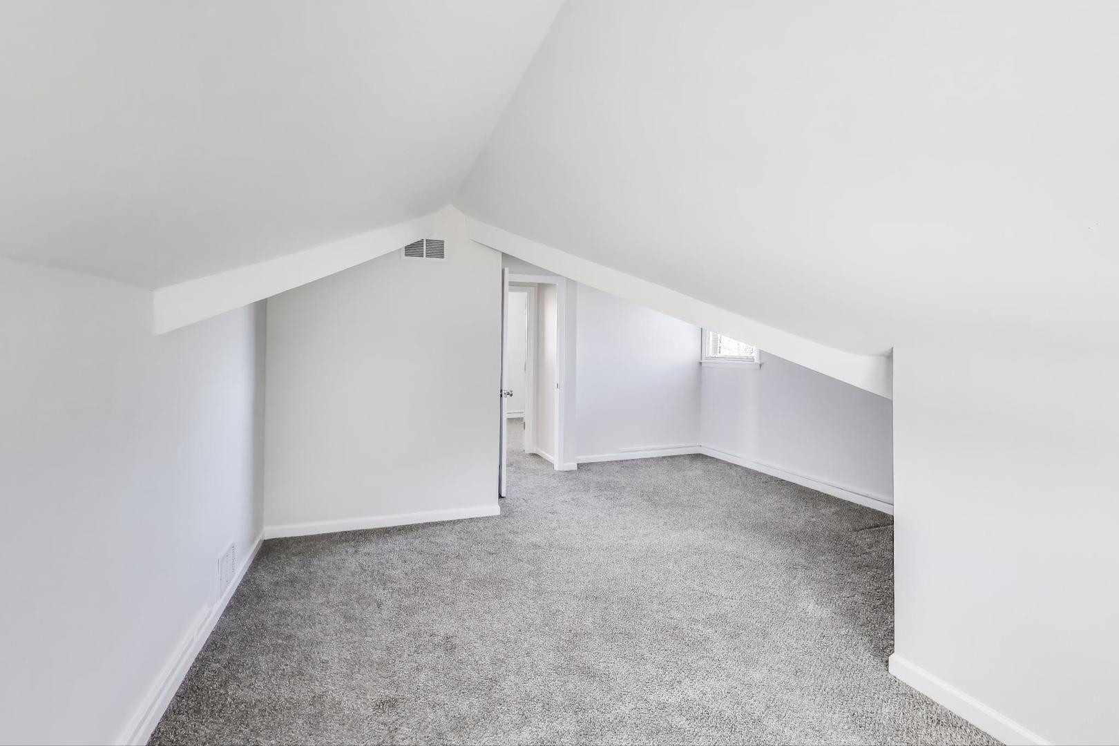 1028 Hahn Place Property Photo 16