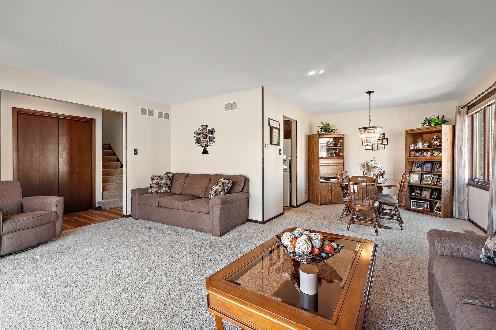 15706 La Paz Court Property Photo 4
