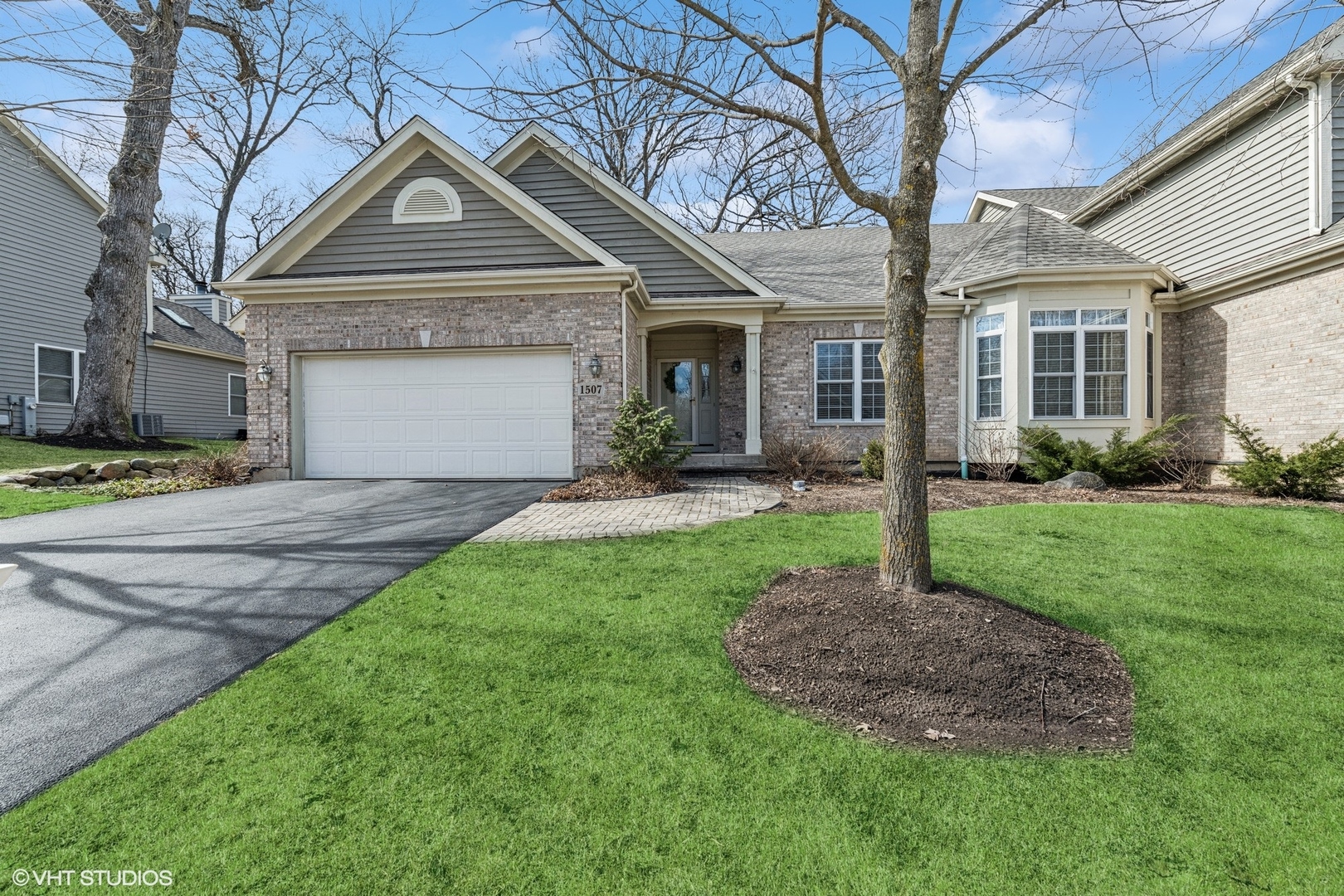 60098 Real Estate Listings Main Image