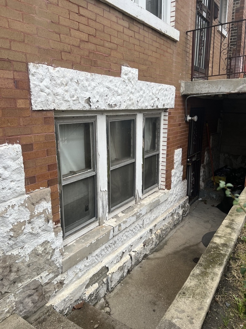 2240 S Kostner Avenue Property Photo 2