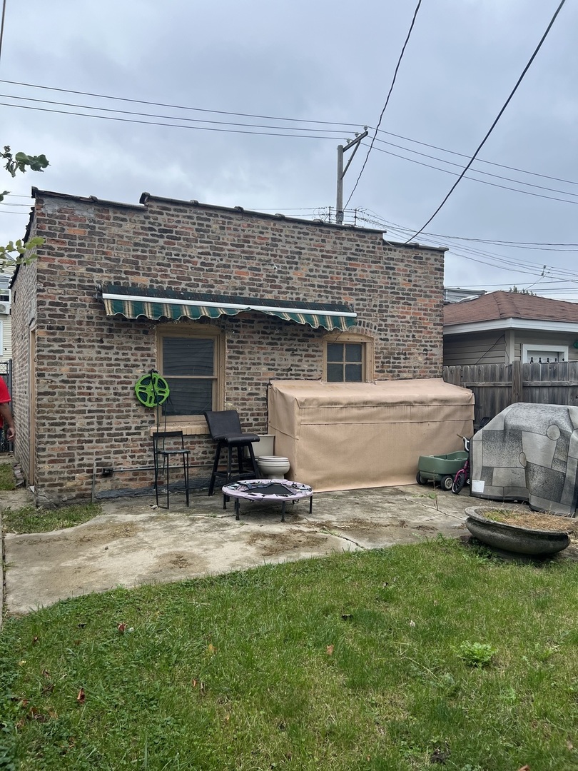 2240 S Kostner Avenue Property Photo 4