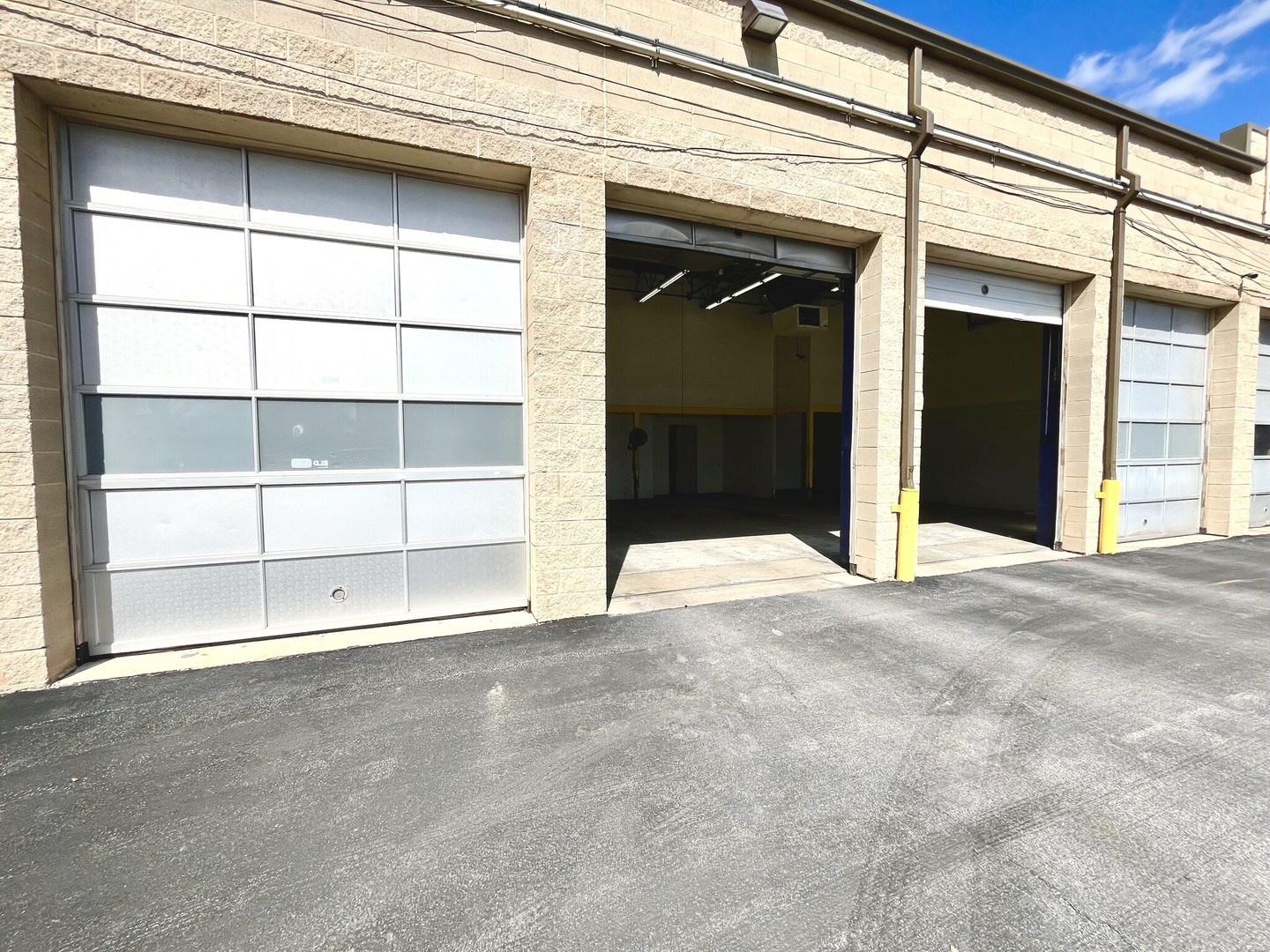 4609-4621 W Belmont Avenue Property Photo 3