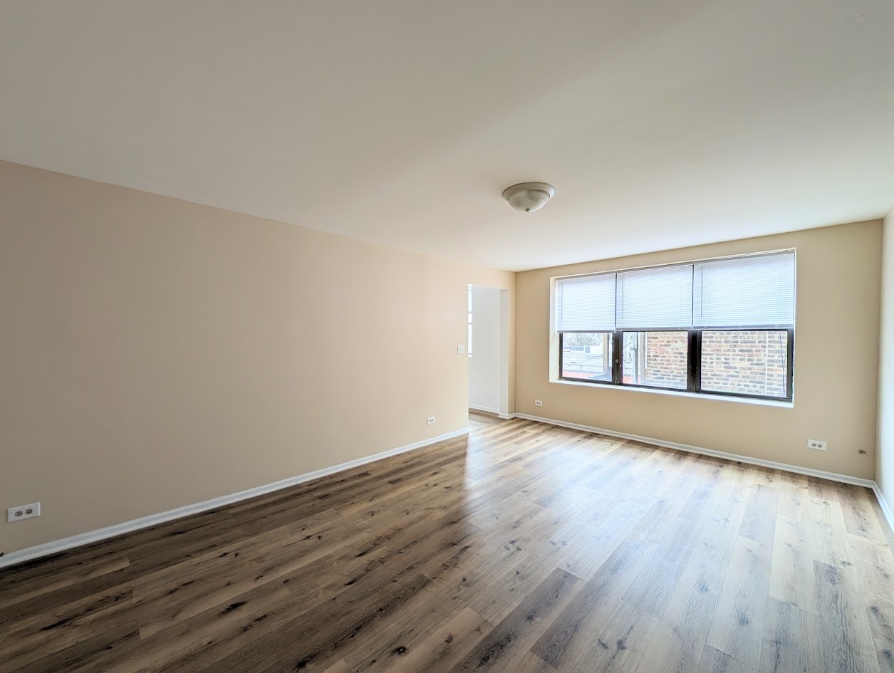 341 S Trumbull Avenue Property Photo 8