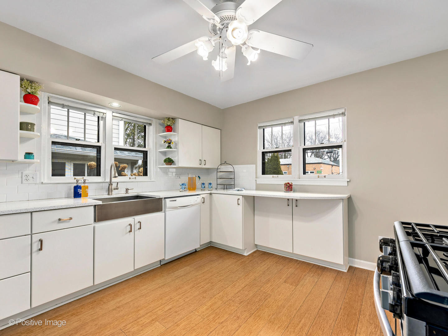 126 N Loomis Street Property Photo 8