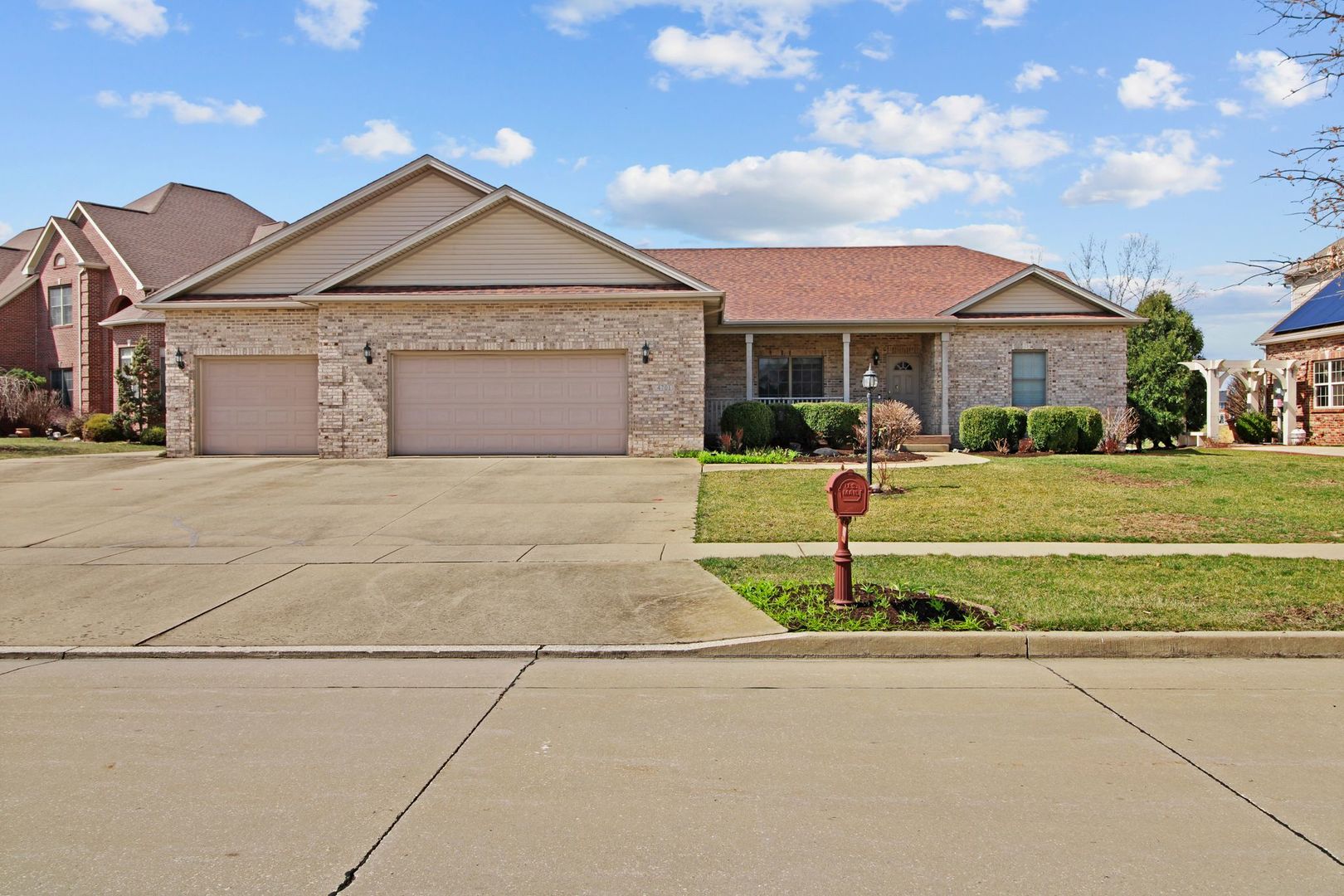 4701 Chestnut Grove Drive Property Photo 1
