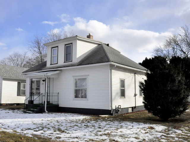 1001 E Bridge Street Property Photo