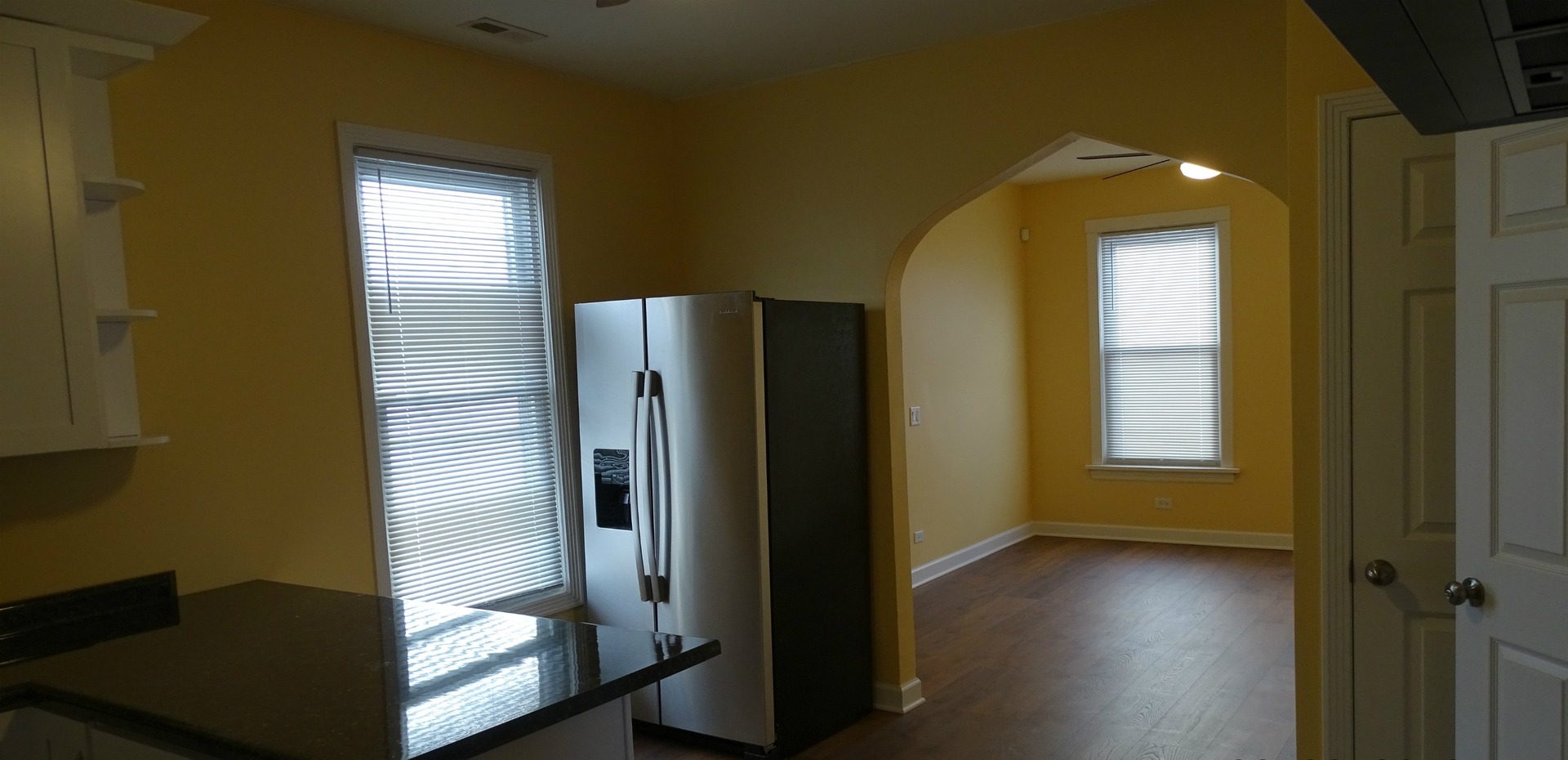 5622 N Mango Avenue Property Photo 8
