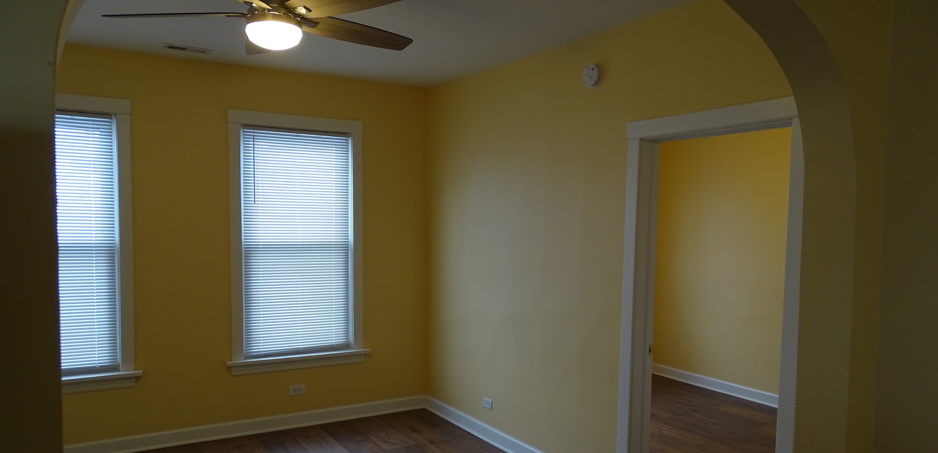 5622 N Mango Avenue Property Photo 9