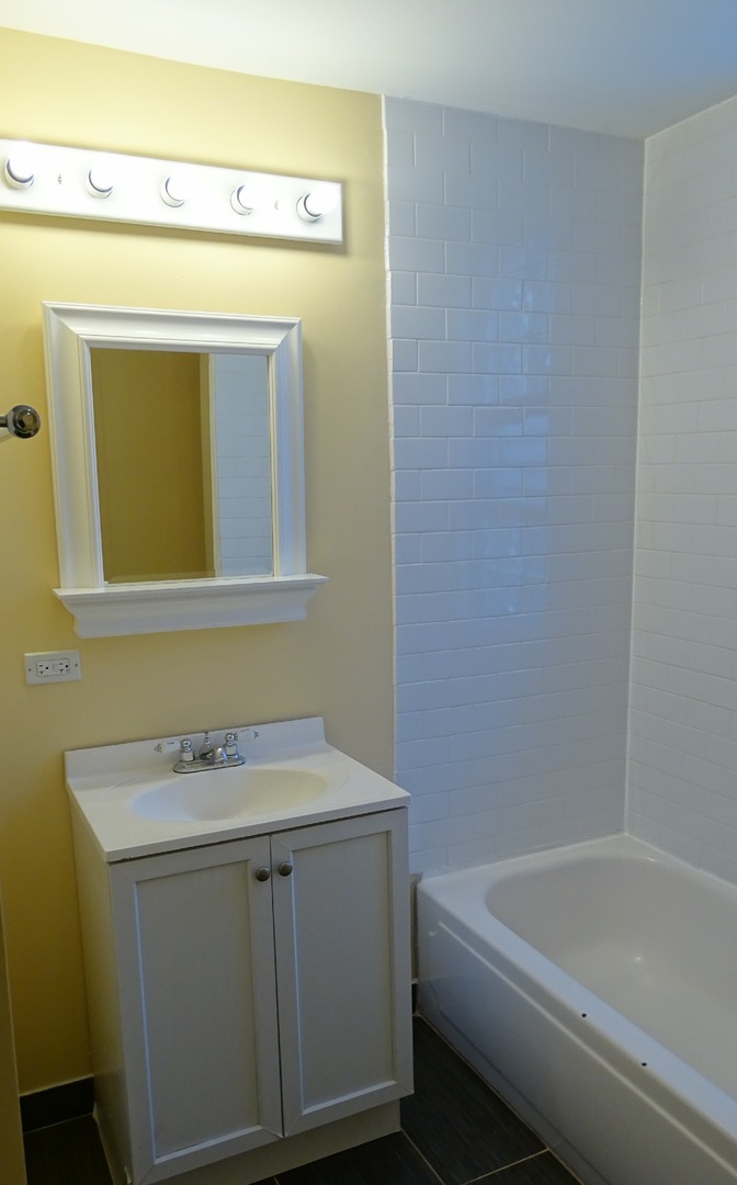 5622 N Mango Avenue Property Photo 11