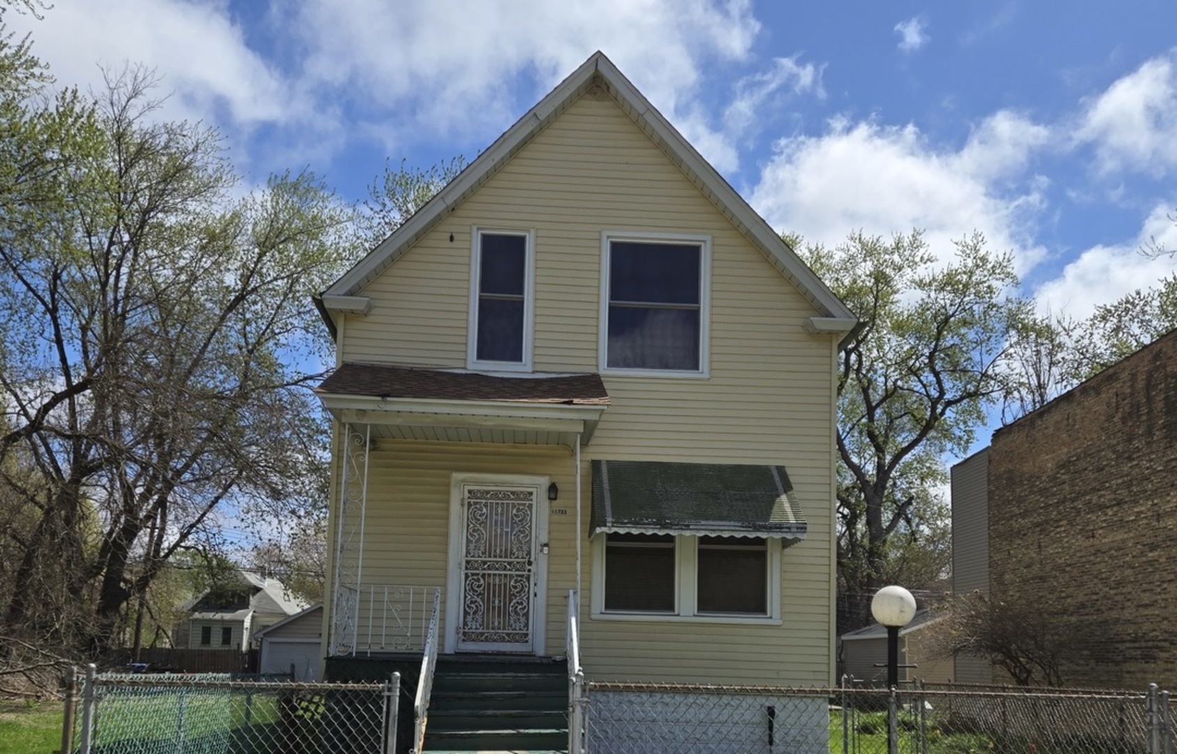 11733 S Stewart Avenue Property Photo 1