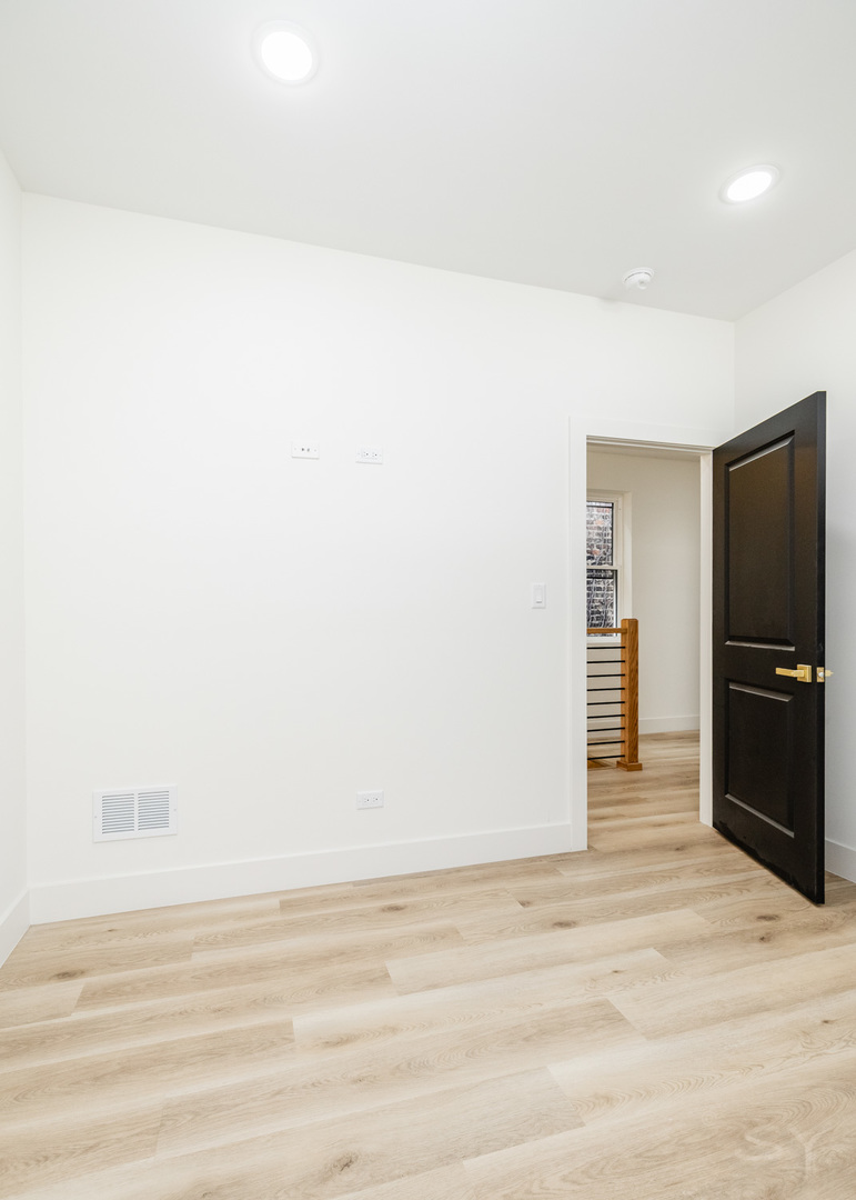 5530 S Michigan Avenue Property Photo 14